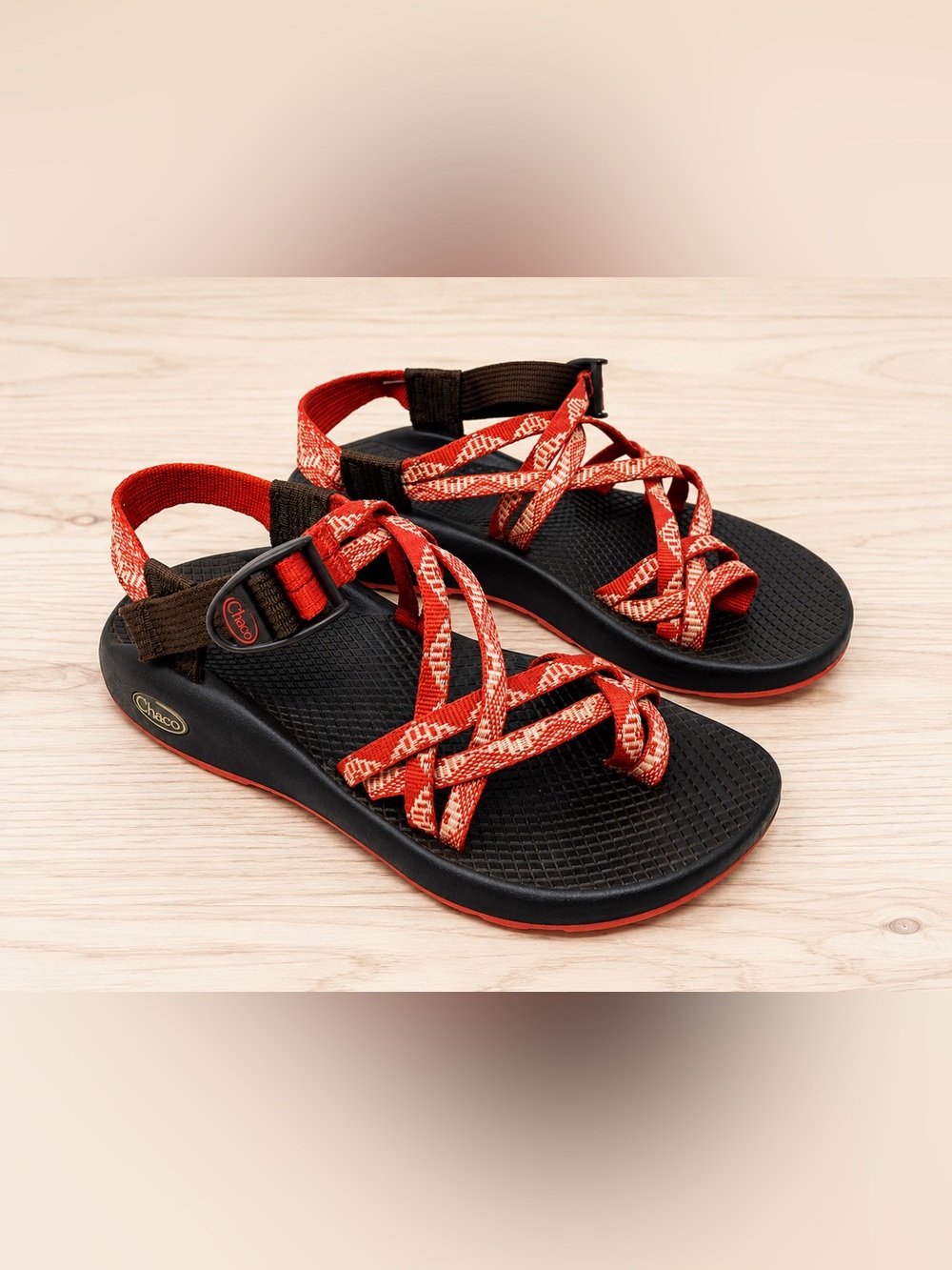 Chaco ZX2 Classic Size 8 Red Orange Aztec Print